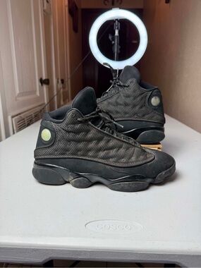 Air Jordan 13 Retro Black Cat Sneakers Sz 10
Men's damage unglued